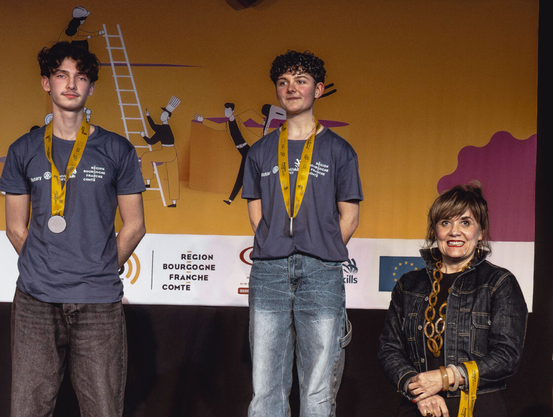 Coup de projecteur sur Manon graphiste Freelance